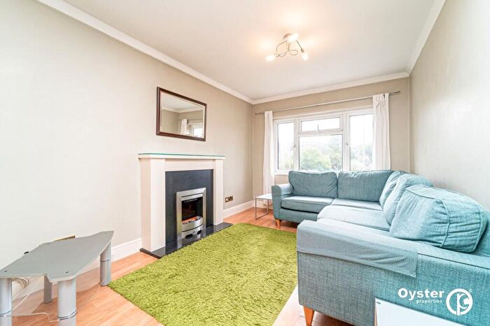 2 Bedroom Maisonette To Rent In Brunswick Park Road, London, N11