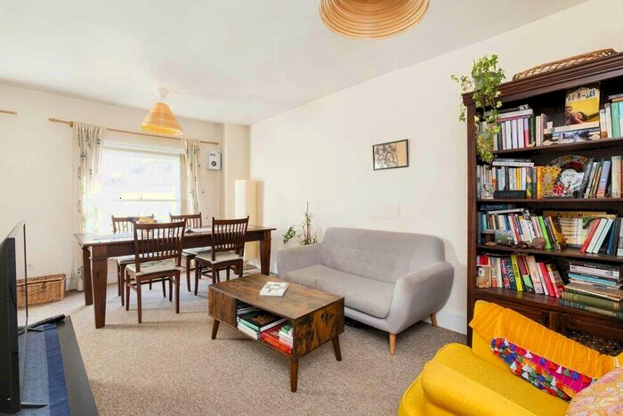 1 Bedroom Flat To Rent In Barnsbury Terrace, Islington, N1