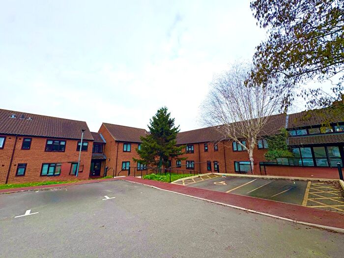 2 Bedroom Flat To Rent In Langland Road, Netherfield, Milton Keynes, MK6