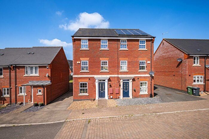 4 Bedroom Semi-Detached House For Sale In Becks Close, Birstall, LE4