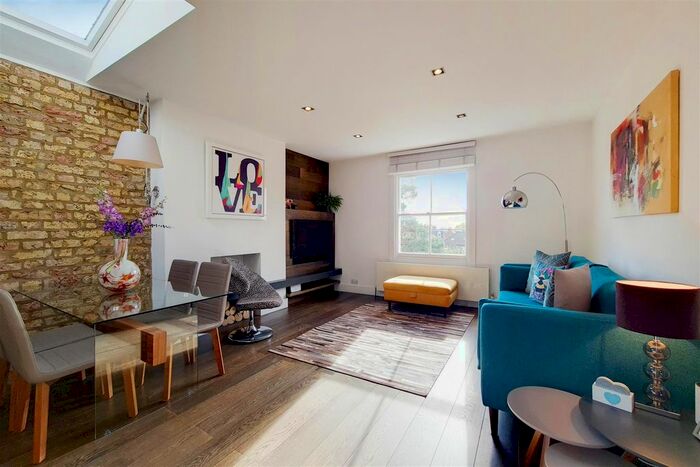 2 Bedroom Flat To Rent In Compton Road, Winchmore Hill, N21