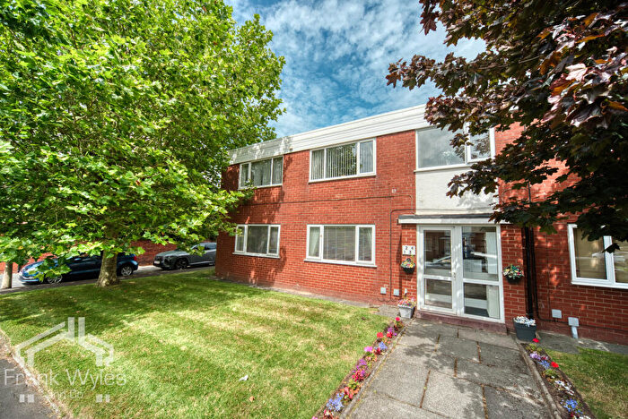 2 Bedroom Flat To Rent In Mythop Close, Lytham St. Annes, Lancashire, FY8