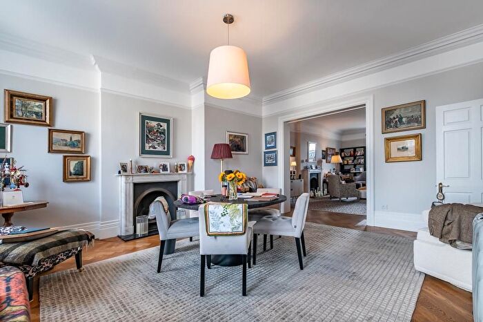3 Bedroom Flat To Rent In Marylebone Lane, Marylebone, London, W1U