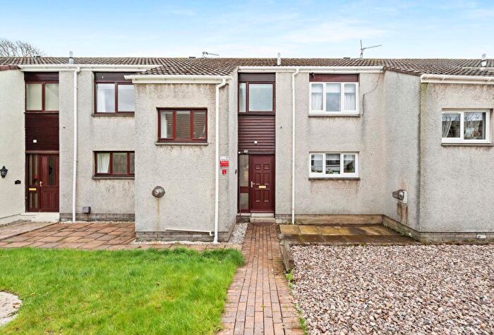 3 Bedroom Property For Sale In Macfarlane Place, Uphall, EH52