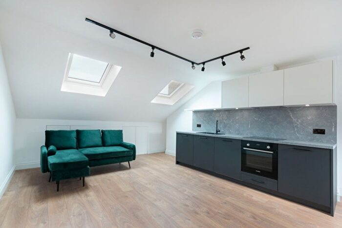 1 Bedroom Flat To Rent In Longfield Street, Southfields, SW18