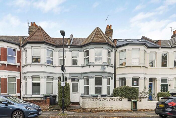 5 Bedroom House To Rent In Frobisher Road, London, N8
