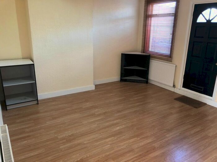 1 Bedroom Maisonette To Rent In Billet Road, London, E17