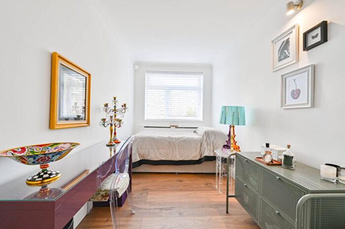 3 Bedroom Flat For Sale In St John's Wood Park, St John's Wood, London, NW8