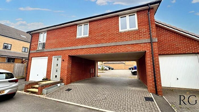 2 Bedroom Semi-detached House To Rent In Wood Leaze Patchway, Bristol, BS34