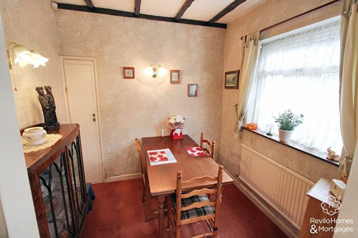3 Bedroom Detached Bungalow For Sale In Crow Hill South, Middleton, M24