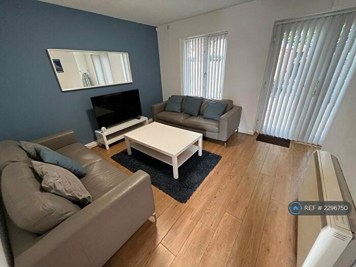 4 Bedroom Terraced House To Rent In Egerton Street, Liverpool, L8