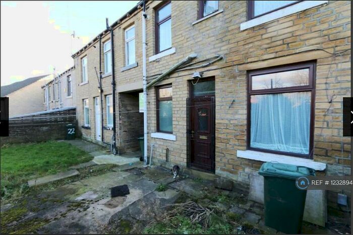 2 Bedroom Terraced House To Rent In Cranbrook Street, Bradford, BD5