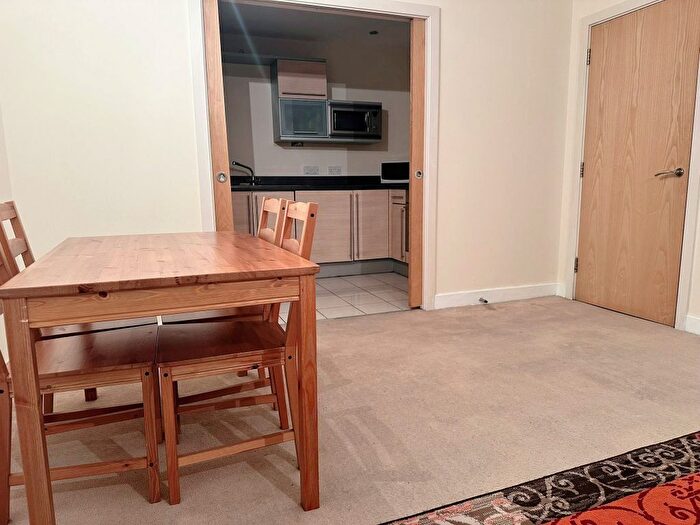 2 Bedroom Flat For Sale In Park Lane, Croydon, CR0