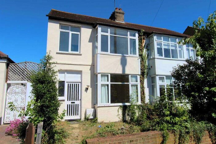 3 Bedroom Semi-Detached House To Rent In Lonsdale Road, Southend On Sea, SS2