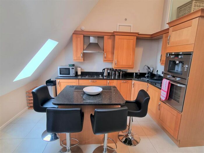 2 Bedroom Flat To Rent In Adelaide Place, Canterbury, CT1