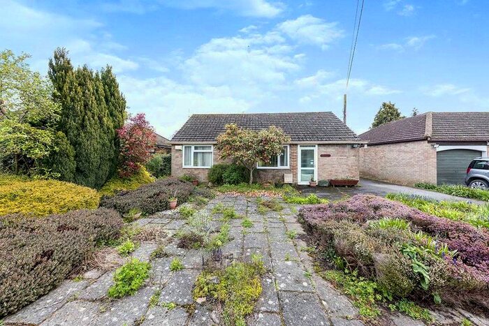 2 Bedroom Bungalow For Sale In Mill Road, Wingham, Canterbury, Kent, CT3