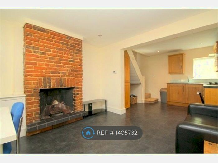 1 Bedroom Semi-Detached House To Rent In Rusham Road, Egham Surrey, TW20