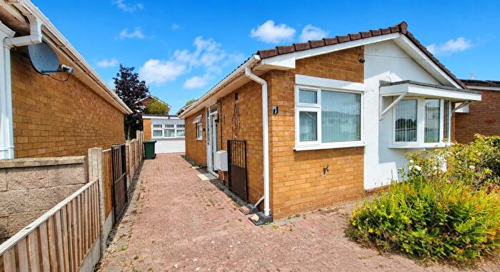 2 Bedroom Detached Bungalow For Sale In Bridgewater Drive, Vicars Cross, Chester, Cheshire, CH3