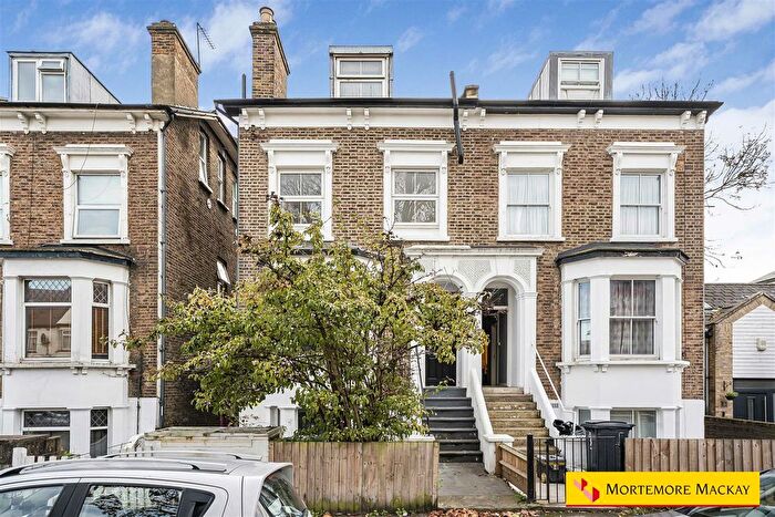 2 Bedroom Flat For Sale In Pellatt Grove, London, N22