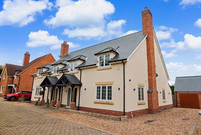 4 Bedroom Semi-Detached House For Sale In Winters Lane, Walkern, Stevenage, Hertfordshire, SG2