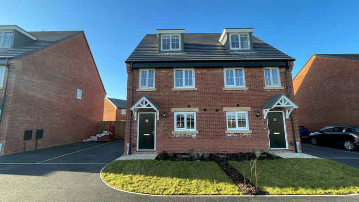 3 Bedroom Semi-Detached House To Rent In Beaminster Avenue, Preston, Lancashire, PR4