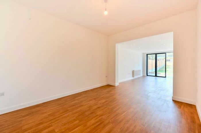 1 Bedroom Flat To Rent In Wightman Road, Harringay, London, N4