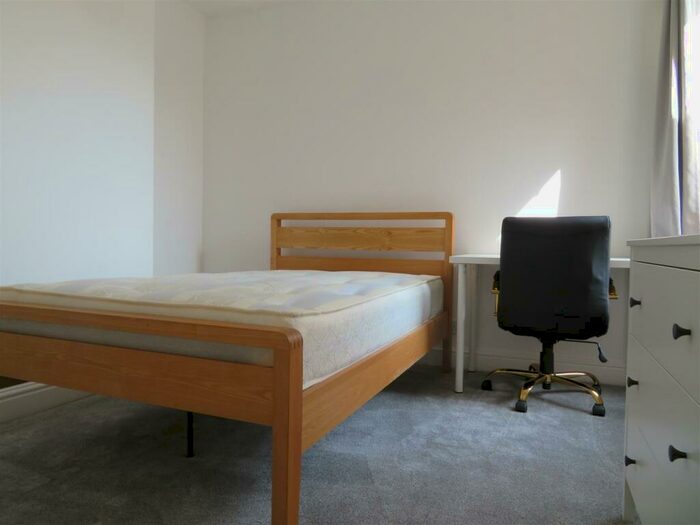 4 Bedroom House To Rent In Jessie Road, Southsea, PO4