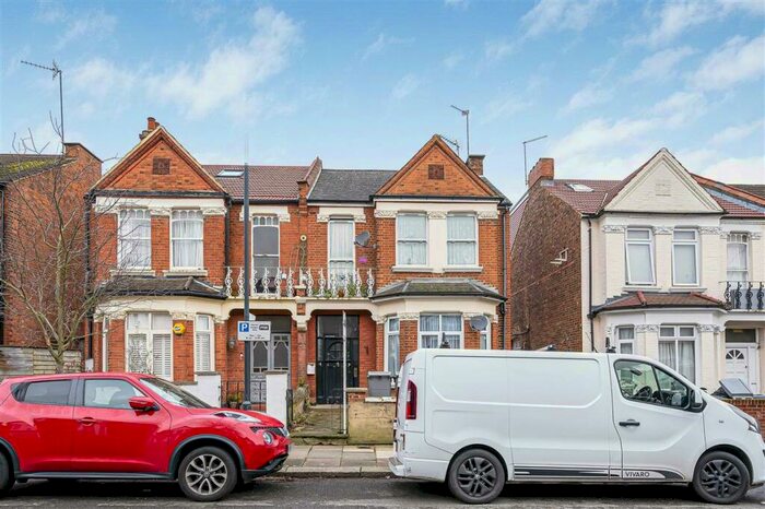 2 Bedroom Flat For Sale In Cranhurst Road, NW2