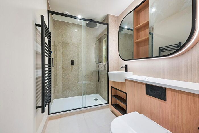 2 Bedroom Flat To Rent In Bower House, Hendon, London, NW9