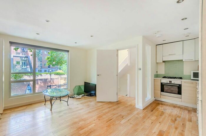 2 Bedroom End Of Terrace House To Rent In Augustus Road, Southfields, London, SW19