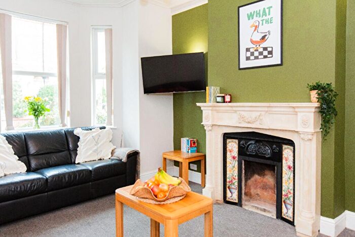 6 Bedroom Detached House To Rent In Rushworth Avenue, West Bridgford, NG2