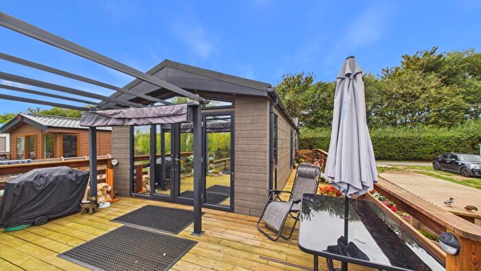 2 Bedroom Park Home For Sale In Lagoon Bank, Barholm Rd, Tallington Lakes, PE9