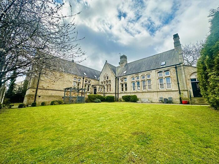 2 Bedroom Apartment To Rent In Rodley Hall, Rodley, LS13