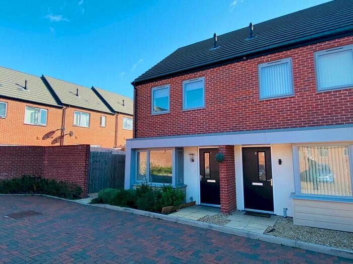 2 Bedroom Property To Rent In Hatfield Drive, Bilston, WV14