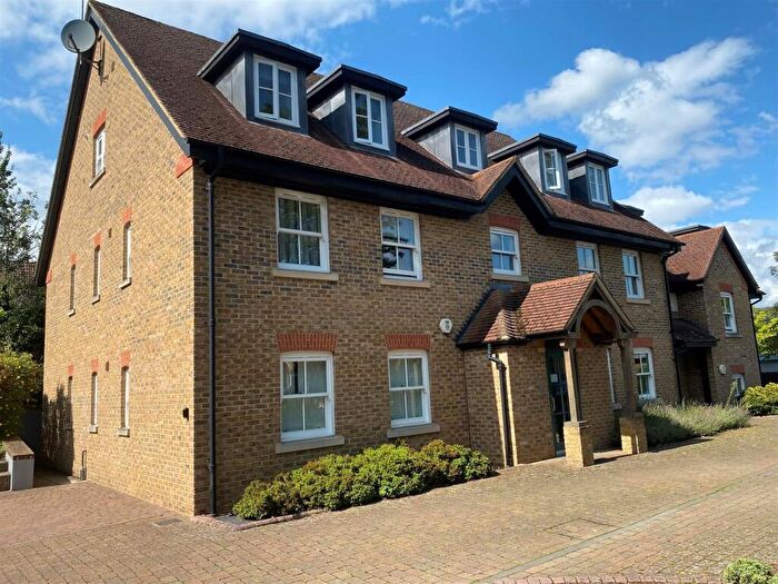 2 Bedroom Apartment To Rent In Cowper Road, Berkhamsted, HP4