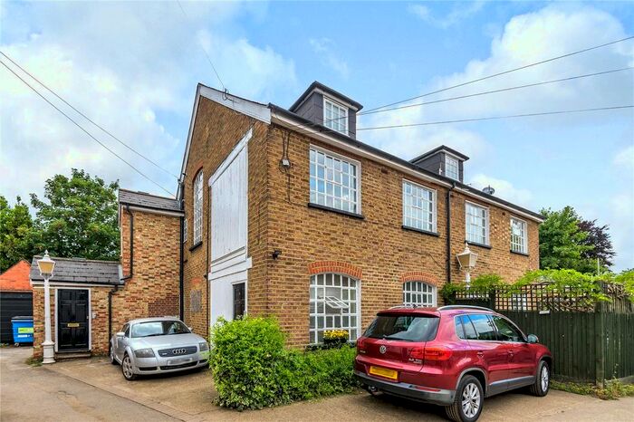 1 Bedroom Maisonette To Rent In Bridge Road, East Molesey, KT8