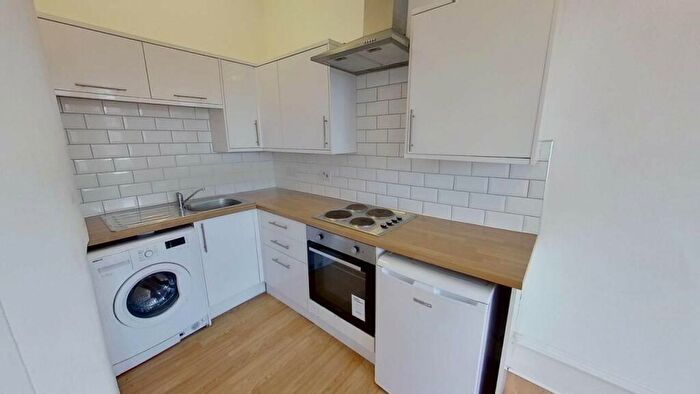 1 Bedroom Flat To Rent In Craigie Street, Govanhill, Glasgow, G42