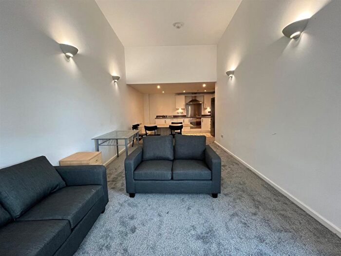 2 Bedroom Flat To Rent In The Citadel, Ludgate Hill, Manchester, M4
