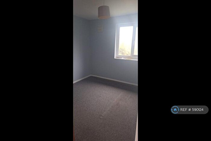 3 Bedroom Maisonette To Rent In Westford Grove, Birmingham, B28