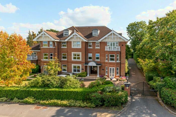 2 Bedroom Apartment To Rent In Newholme Court, A Oatlands Drive, Weybridge, KT13
