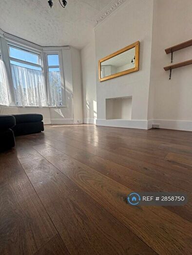 1 Bedroom Flat To Rent In Brampton Park Road, London, N22