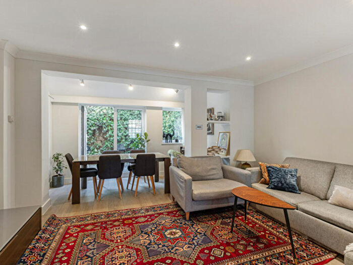 3 Bedroom Terraced House For Sale In Matthews Street, London, SW11