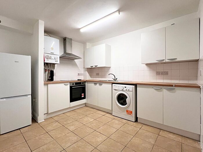 2 Bedroom Flat To Rent In Washbourne Court, Acton Close, Edmonton, N9