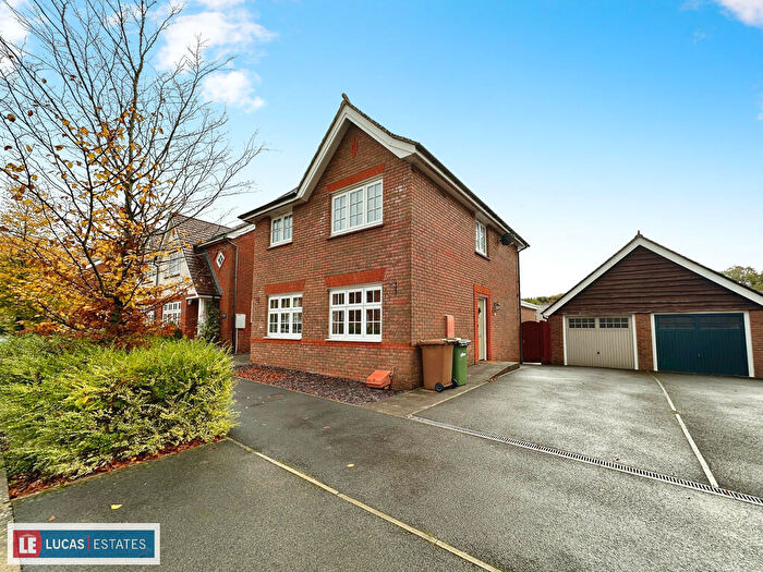 3 Bedroom Detached House For Sale In Kingfisher Way, Cwm Calon, CF82