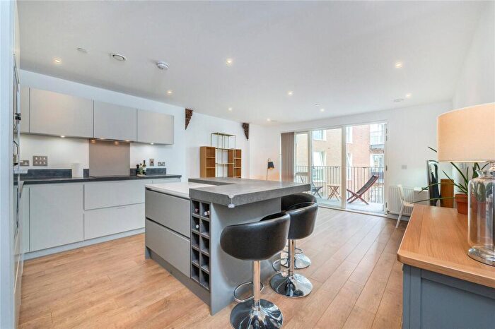 3 Bedroom Flat To Rent In Bowhouse Court, Cofferdam Way, SE8