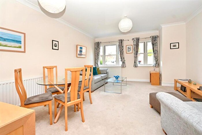 2 Bedroom Flat For Sale In Grassington Road, Eastbourne, BN20