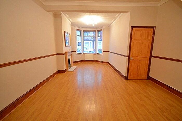 2 Bedroom Property To Rent In Humberstone Road, Plaistow, E13