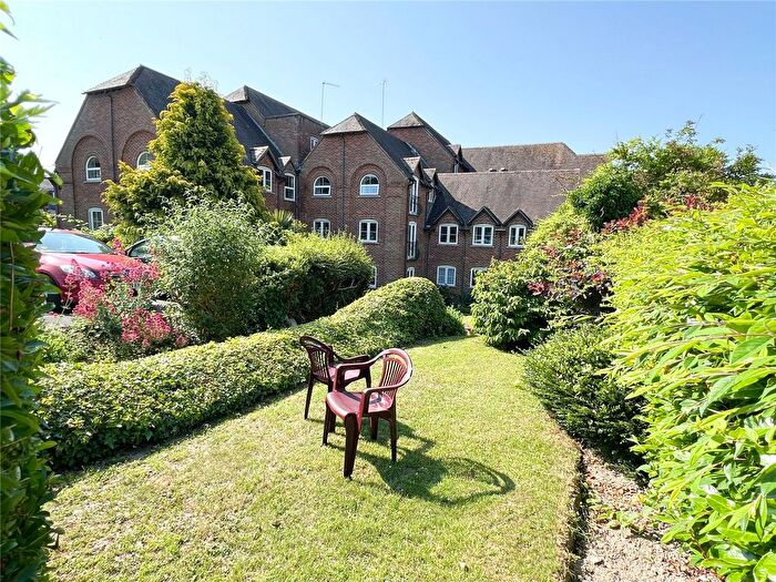 2 Bedroom Flat For Sale In Bryanston Street, Blandford Forum, Dorset, DT11