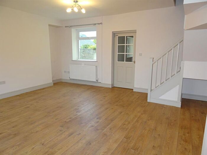 3 Bedroom Semi Detached House To Rent In High Street, Heol-y-Cyw, Bridgend, CF35