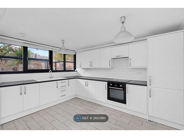 3 Bedroom Maisonette To Rent In Dunboyne Road, London, NW3